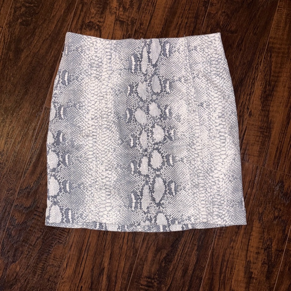 Free People white & grey snake print mini skirt